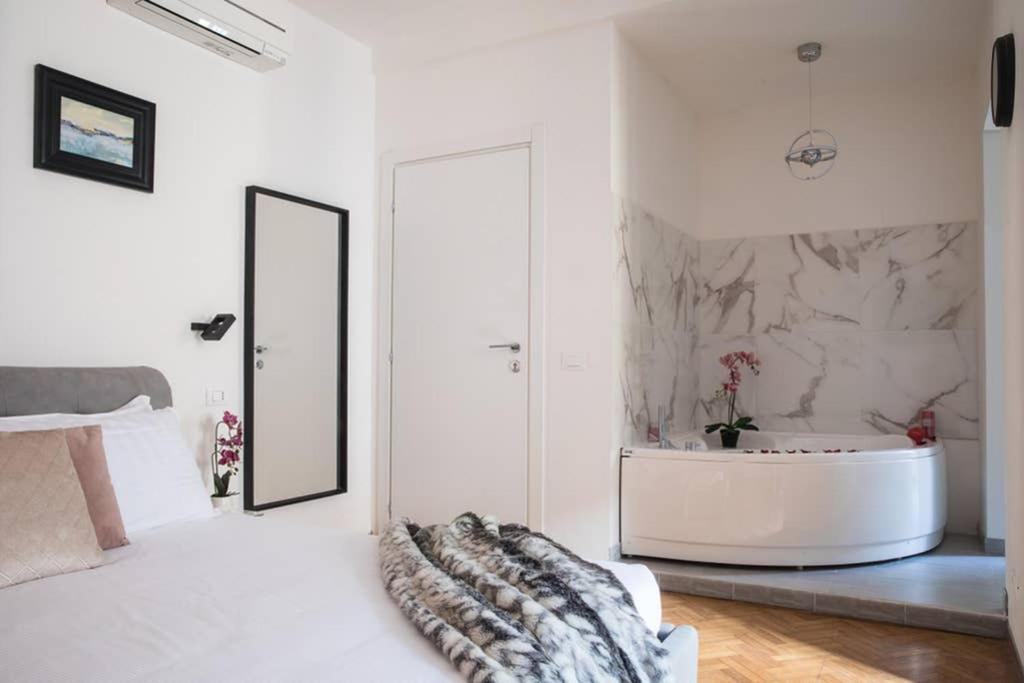 Pink Intimate Jacuzzi Suite Trastevere - Top Collection Rome Luaran gambar
